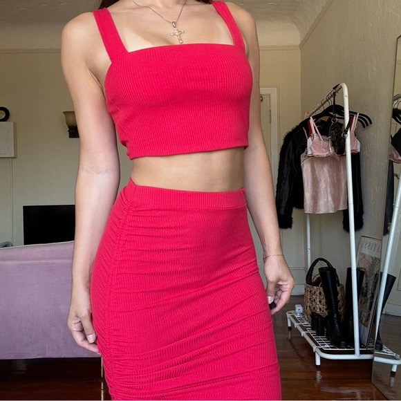 NWT \\ knit crop top + midi skirt set - Picture 8 of 8